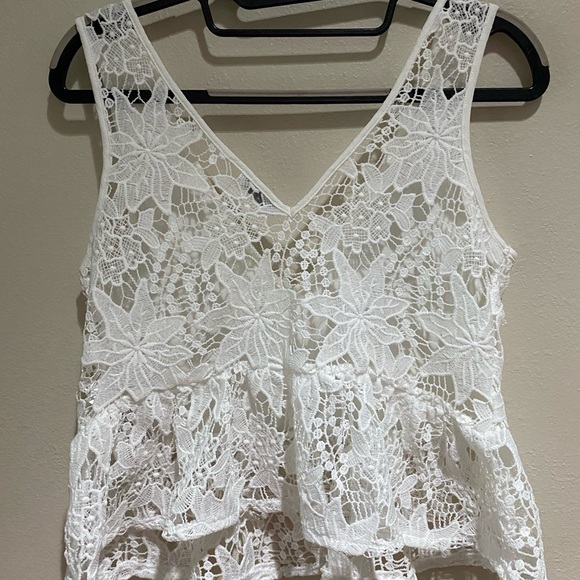 Zara Collection White Lace V-neck Crop Top - Picture 2 of 3